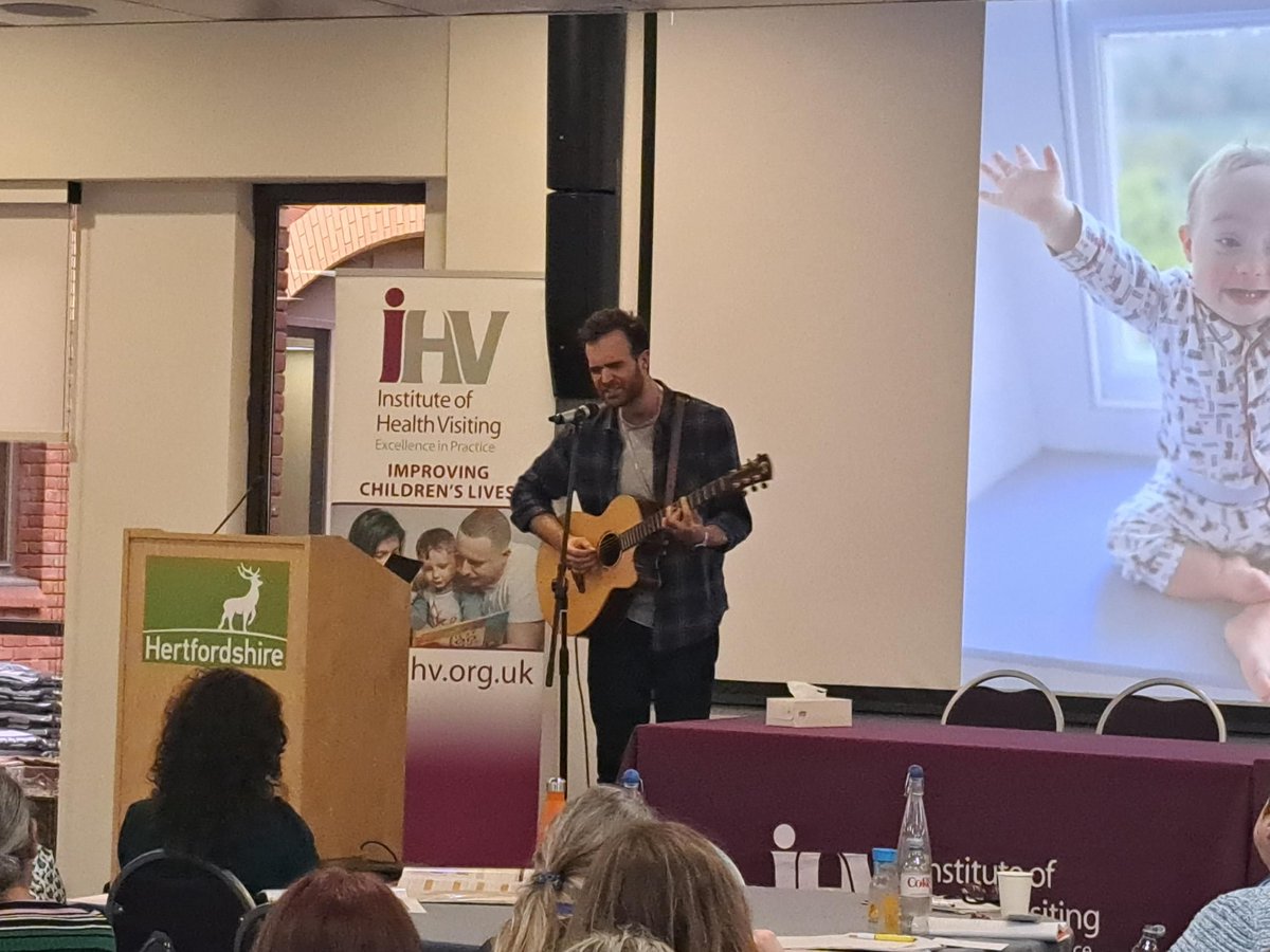 .@chrisreadmusic performs his very special song about Theo - Every Atom of You - a very moving song. And ends with a standing ovation! #iHVSEND2024