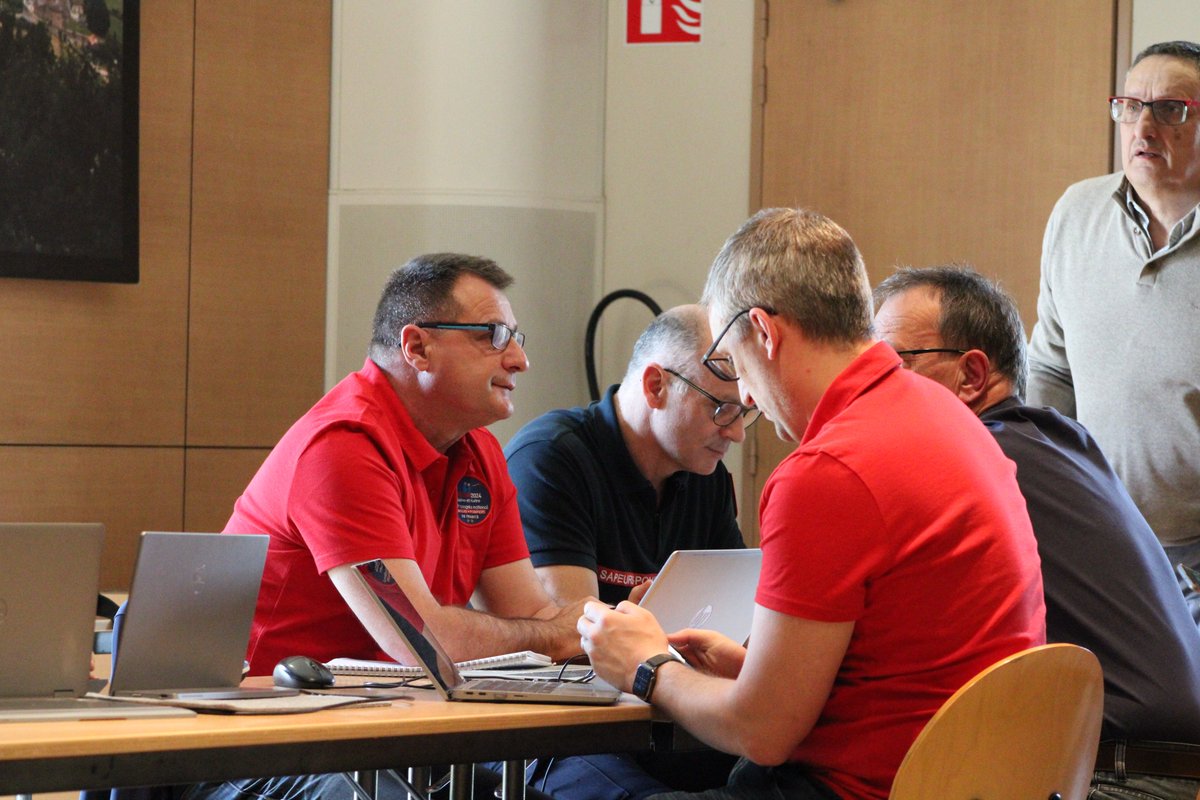 cnspf2024's tweet image. [#VieDuComité] Hier à la @MaisonCharolais, le comité d'organisation @cnspf2024 a intensifié la collaboration entre pôles et cellules !
🔔Une journée transversale qui s’est suivie de l'AG du CO.
🤫Notre mascotte a désormais un nom ! Mais chut… Vous en saurez + très prochainement.