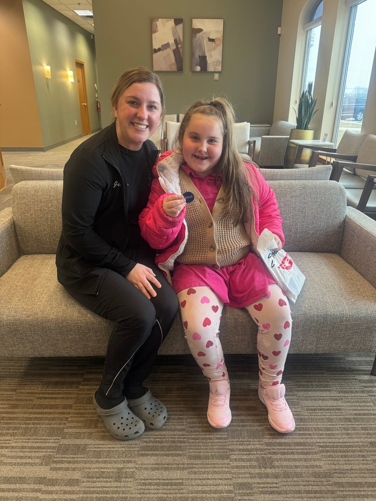 It's Throwback Thursday time with a dash of sweetness! Meet Jorie and our fabulous assistant, Jenna. Jorie kicked off her braces journey in early February, and how did she celebrate? With the perfect Valentine's touch - rocking those braces in delightful Valentine colors!