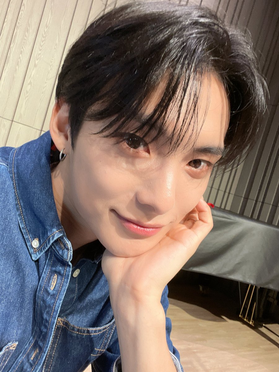 official_ACE7's tweet photo. [#에이스_박준희]
초이스 또 보니
너무 반가웠다 오늘?!🤍
#ACE #에이스 https://t.co/2LbwK08mBp
