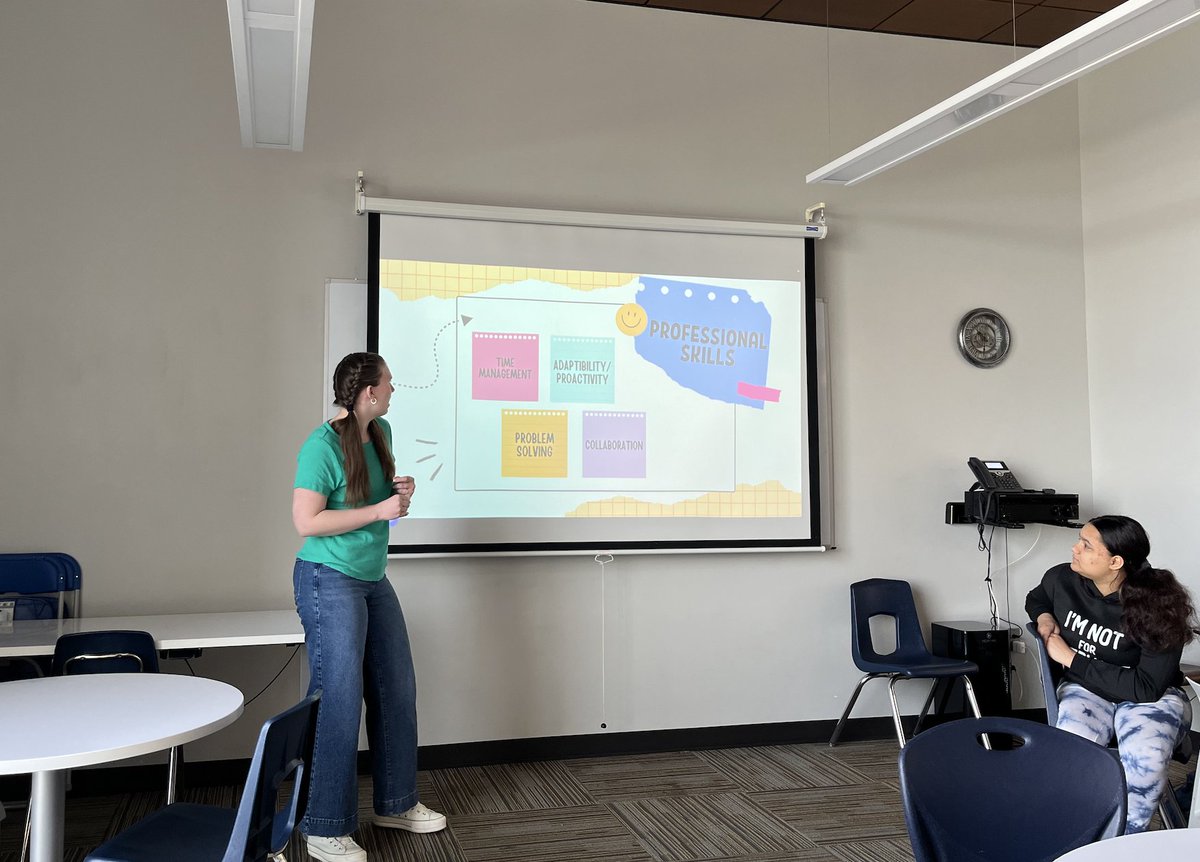 lhs_navigator's tweet photo. Some great #Network53 @LHSjays presentations this week about #internship site progress. #rwl #plus1 #mva πππ https://t.co/F39wq39D2F