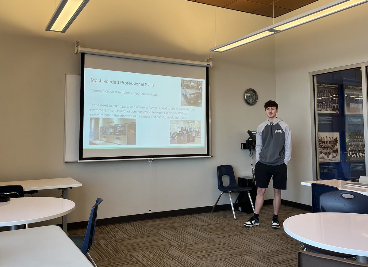 lhs_navigator's tweet photo. Some great #Network53 @LHSjays presentations this week about #internship site progress. #rwl #plus1 #mva πππ https://t.co/F39wq39D2F
