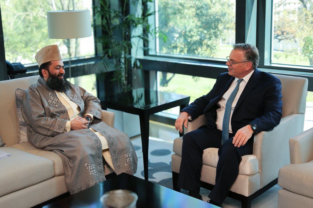 “Had an informative meeting today with Maulana Abdul Khabeer Azad, Grand Imam of Badshahi Mosque. We discussed our mutual desire to promote interfaith harmony and I wished the Imam a blessed Ramazan” – DB