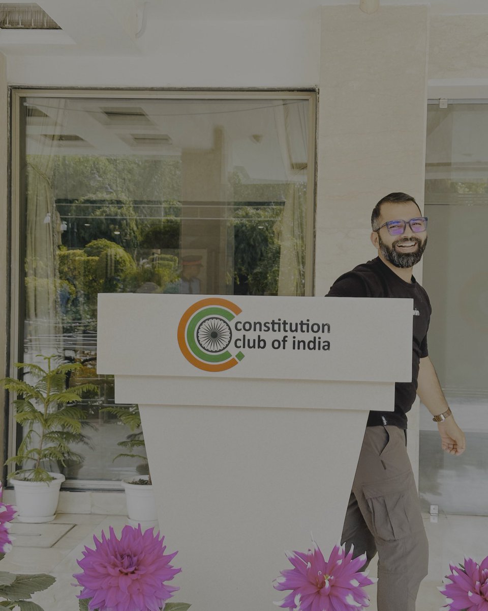 Meeting old friends at Constitution Club of India. 

PC: <a href="/Suribijarniya/">Suresh Rishi</a>  📷