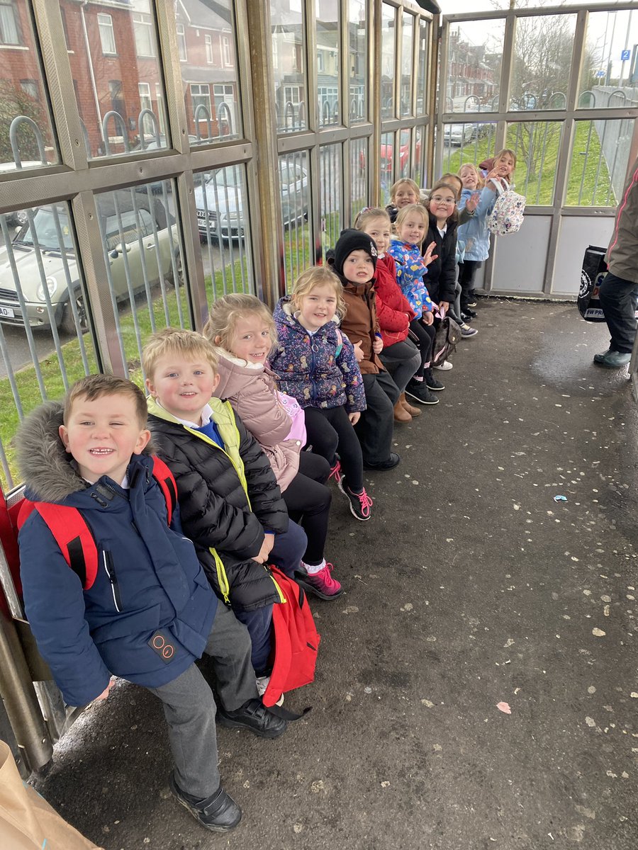 rhwsprimary's tweet photo. We are all very excited, waiting for our train 🚊 to Barry Island. We have to get off at Barry and change trains to get to Barry Island. Learning all about journeys #inquirylearning #performanceofunderstanding https://t.co/WKly0EirBX