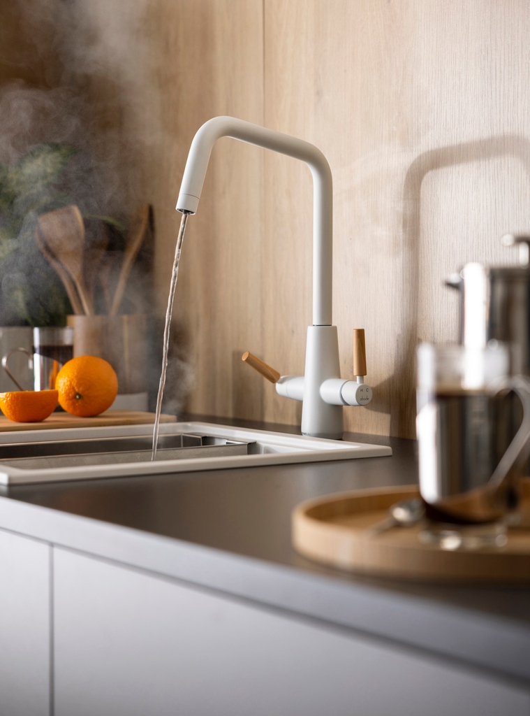 Fancy the latest technology while matching your Scandi-style kitchen? You need Pronteau Scandi-X, our latest instant hot water tap with 4 IN 1 functionality 🤍 As recommended in the latest issue of @granddesignsmag ⭐ pronteau.co.uk/4-in-1/scandi-x #Abode #Pronteau #Scandi