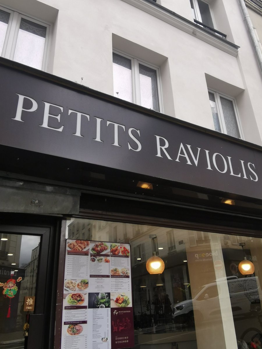 Badalssim's tweet photo. Toute mon esthétique en quatre objets/lieux à Belleville #aesthetics #CommercePop #FoodPop #kebabpop #otakfm https://t.co/Mncb0gsHXK