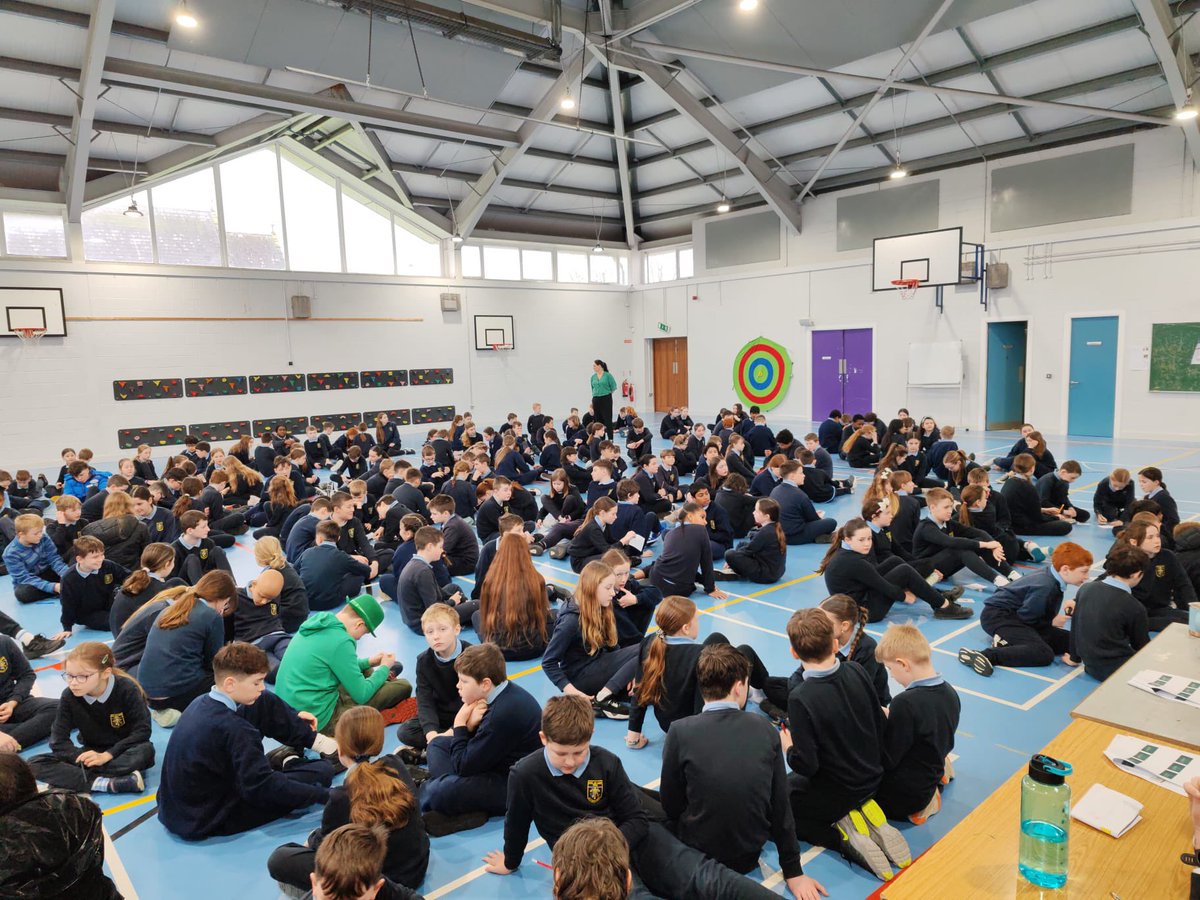 Scoil an Linbh Íosa tweet media