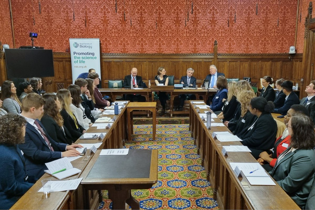 At #VOF2024 this week, early career researchers quizzed MPs and members of the House of Lords on key issues pertaining to AI, food security, and the STEM job pipeline, among many others. Thank you to everyone involved! Read the story in full: bit.ly/3wUajyM