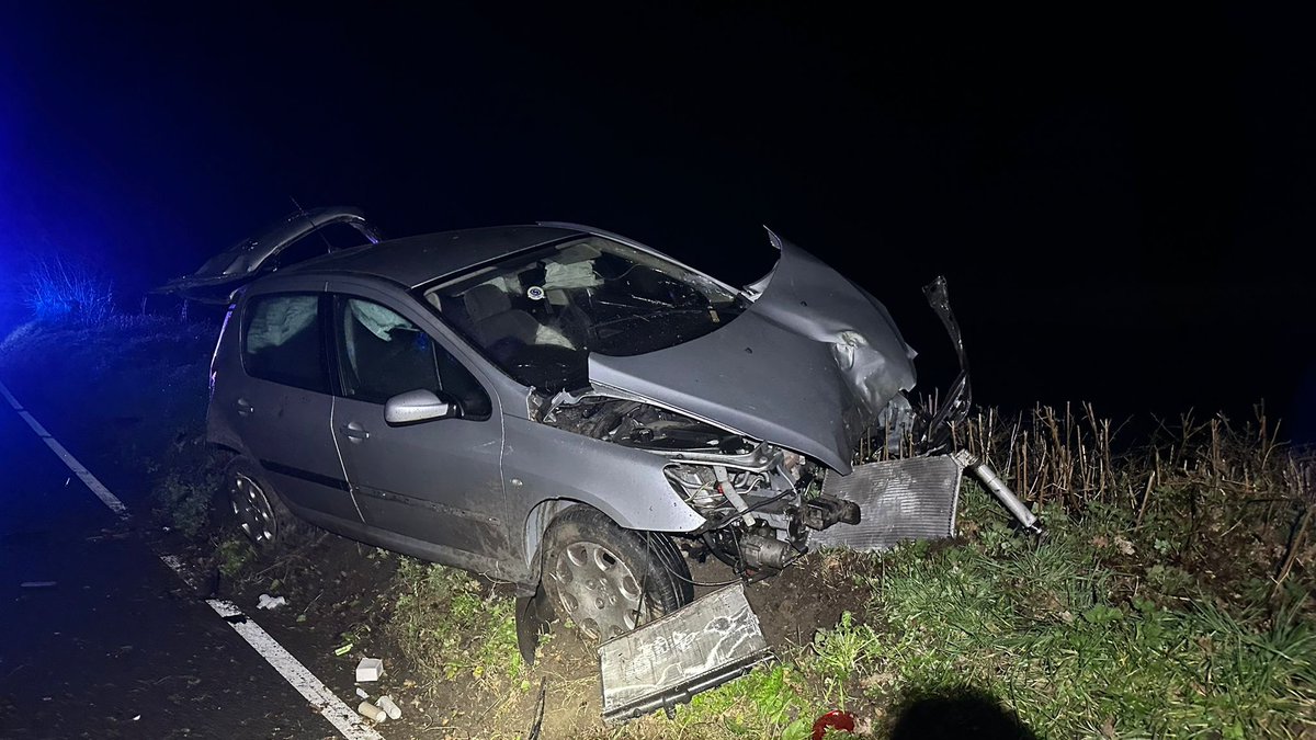 🔥Single vehicle RTC last night whereby car flipped multiple times ejecting driver from within ..... Saka tracked navigating main roads, woodland & farmers fields before finding the driver 1.5 miles away buried deep within a hedge trying to hide .... arrested drink/drug driving🔥