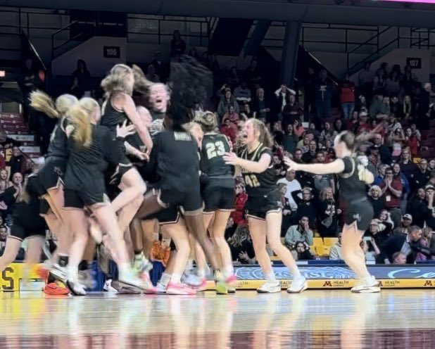 Amazing finish in <a href="/MSHSL/">Minnesota State High School League</a> 4A quarterfinals.

<a href="/ClaireStern11/">Claire Stern</a> scores on in inbound play as time expires and <a href="/MGGirlshoops/">Crimson Girls Hoops</a> defeats <a href="/LNGirlsHoops/">Lakeville North Girls Basketball</a> 56-55.