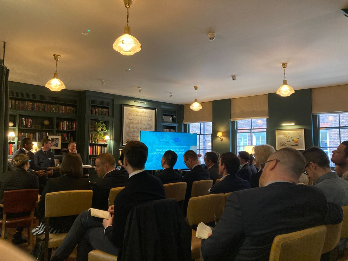 🇪🇺🇬🇧 'How would a Labour government approach UKEU relations?” 👉 It was our pleasure to work with @FourtoldTweets yesterday to deliver a breakfast briefing for stakeholders from business, industry and politics. 🤝 Thanks to @pmdfoster, @StewartWood and @KatySearle for chairing.