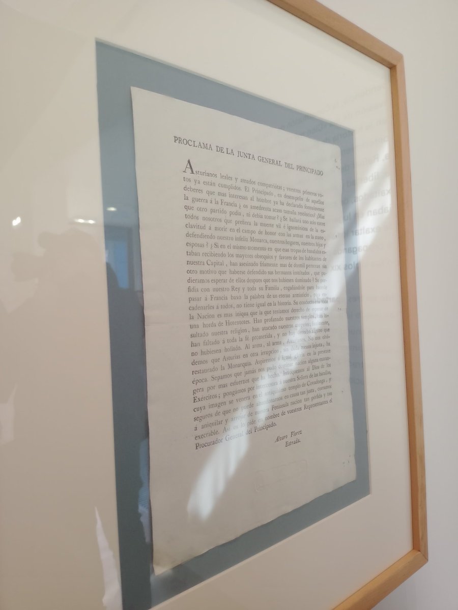 Culturagijon's tweet photo. Esta mañana hemos inaugurado la exposición "Proclamas. Los inicios del cartel de propaganda política 1808-1823" en "L'Abellugu" del @MuseuPuebluAst 
Una muestra que nos invita a conocer nuestro pasado desde la Guerra de Independencia hasta el regreso de Fernando VII en el s. XIX https://t.co/CjRNWb0eEG