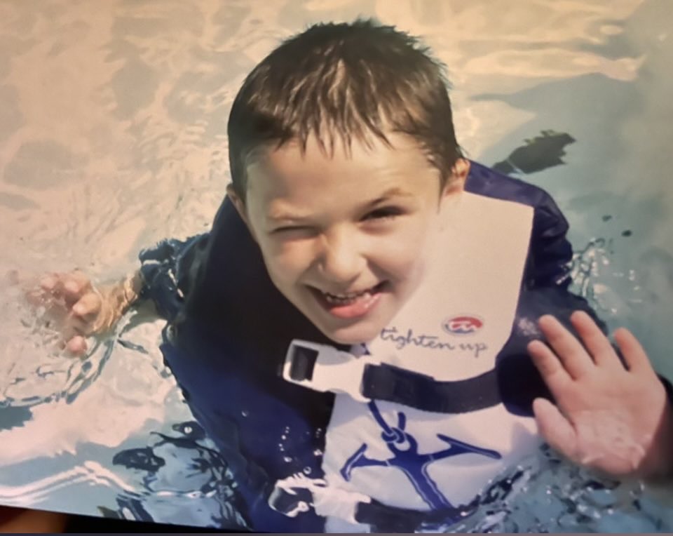 Say “I love you” to someone today -not because they did something, or you want something, just because you do! Let’s create a ripple effect of love! ⁦<a href="/ChooseLoveM/">The Choose Love Movement</a>⁩ ⁦<a href="/ChooseLoveNH/">Choose Love New Hampshire</a>⁩