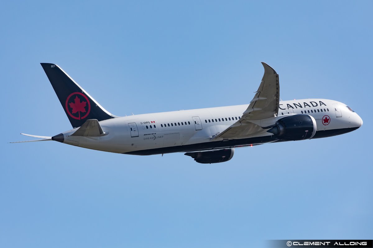 CAlloing's tweet photo. Since the beginning of March @AirCanada used the #Dreamliner on YUL-TLS route ! Today finaly the new livery is coming !! #AC879 #CGHPQ ! #Avgeeks #avgeek https://t.co/xTqlpbfSXF