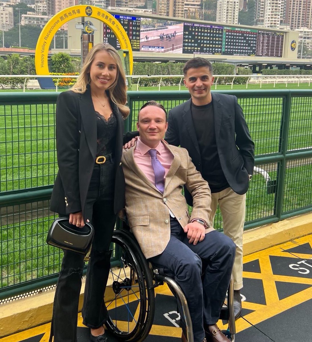 A Happy Valley link up! Great to have @freddytylicki in town with @Atzenijockey. 🔝 @AtTheRaces #HKRacing | 📸 @emmasnape123