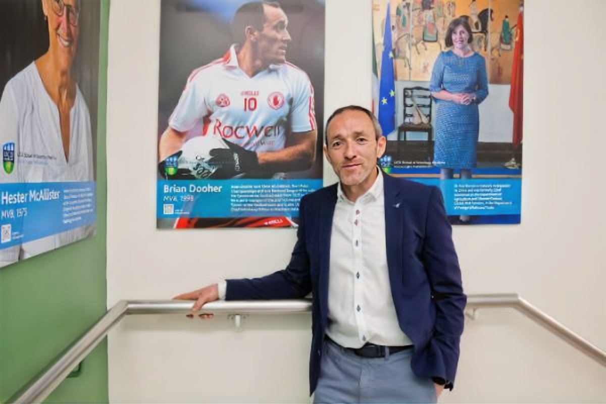 🧑‍⚕️🧑‍🎓 Congratulations to UCD graduate and Tyrone senior football team joint manager Brian Dooher, on his appointment as Northern Ireland's new chief veterinary officer. ⭐️ Brian graduated from UCD School of Veterinary Medicine with a degree in Veterinary Medicine (MVB) in 1998.