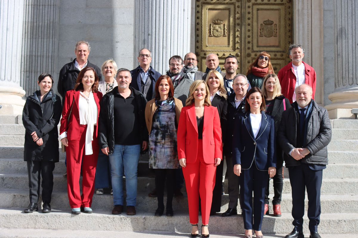 Proyecto de Ley de enseñanzas artísticas superiores y enseñanzas artísticas profesionales.
<a href="/educaciongob/">Ministerio de Educación, FP y Deportes</a> <a href="/ACESEA_es/">ACESEA</a> <a href="/academia_aaee/">Academia de las Artes Escénicas de España</a> <a href="/Academiadecine/">Academia de Cine</a>