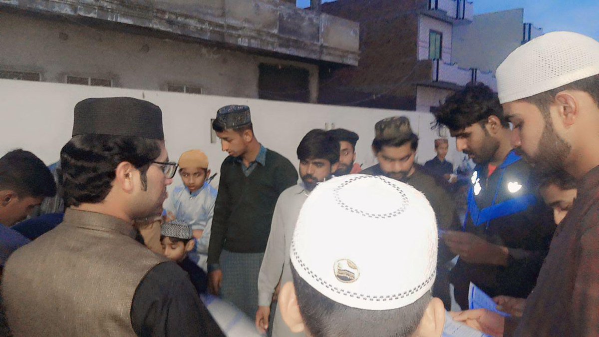 msm_sgd's tweet photo. A 5-day 'Irfan al-Quran' lecture series was organized by TMQ Sillanwali and MSM Sillanwali organized Membership camp for students there. President MSM District Sargodha South, Faisal Rahman, briefed the attendees. Many students attended the camp and joined MSM. #MSMSillanwali https://t.co/GJy4irKKex