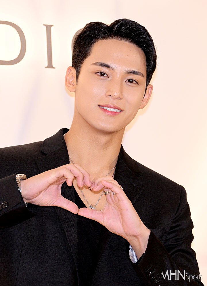 soongyu's tweet image. 하트 하트 🫶🏻🐶 

MINGYU AT BULGARI STUDIO
#MINGYUxBulgari