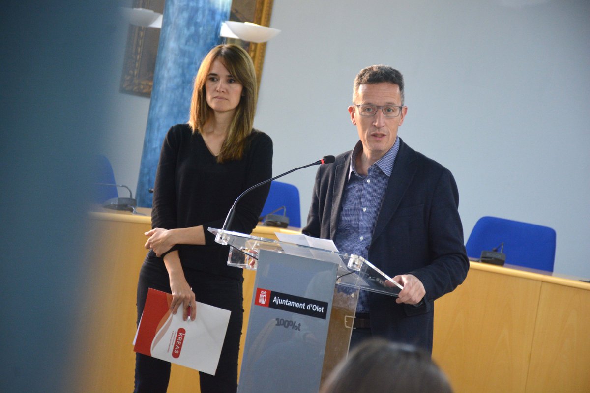 Olotuit's tweet image. 📊🎓 @KREASFP arriba als 10 anys formant més de 4.300 alumnes i amb un 81% de taxa d’incorporació al món laboral. 
El centre s’ha especialitzat en formar i qualificar personal per al sector alimentari. 

🔗 i.mtr.cool/rfjgclikio

#femOlot #Olot #Garrotxa