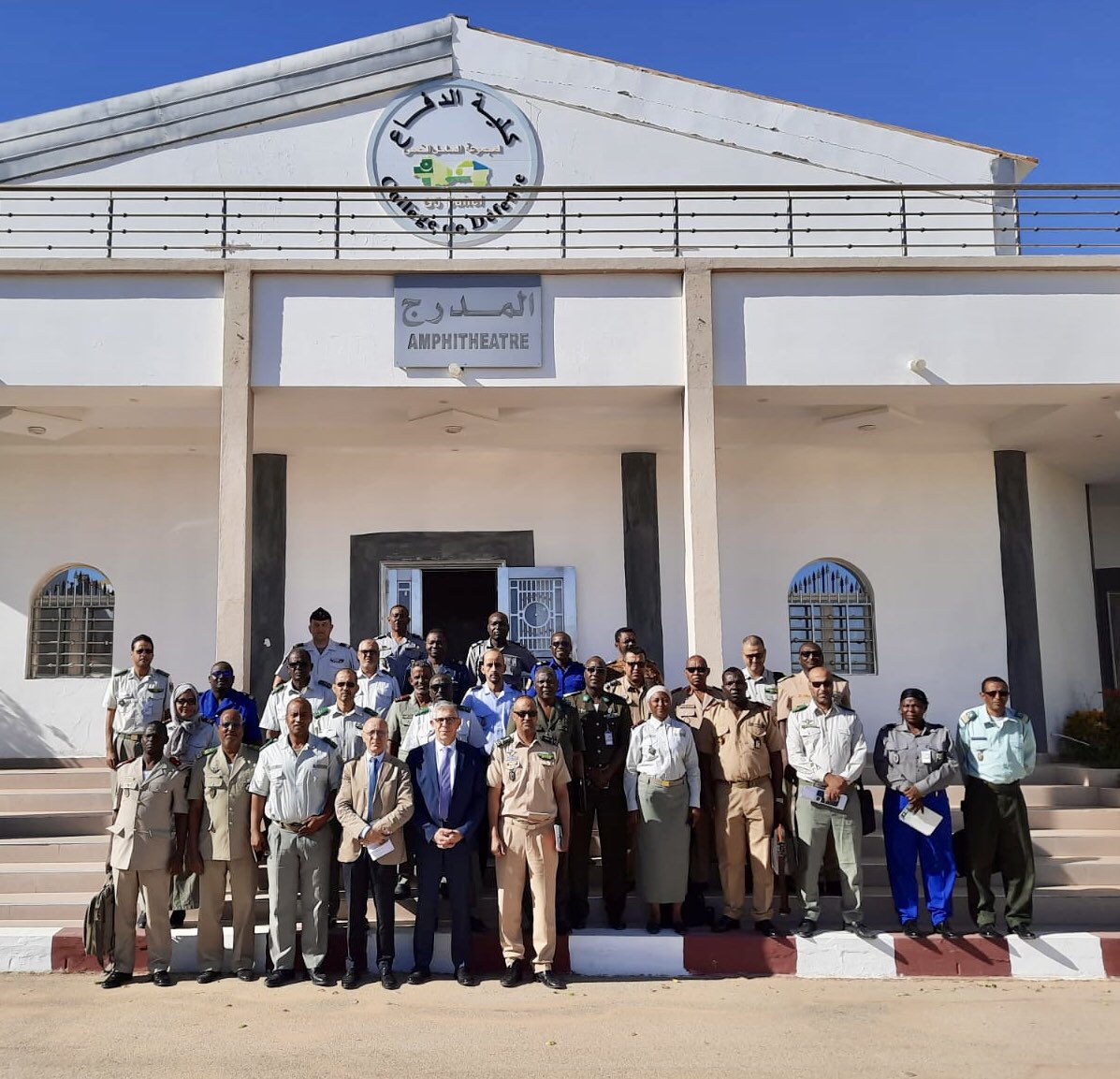 We’ve just completed a SSR training seminar at the Collège de défense du G5 Sahel. 51 students from Burkina Faso, Niger, Tchad and Mauritania (with 3 women officers) participated in high quality exchanges characterized by deep respect of reciprocal cultures.