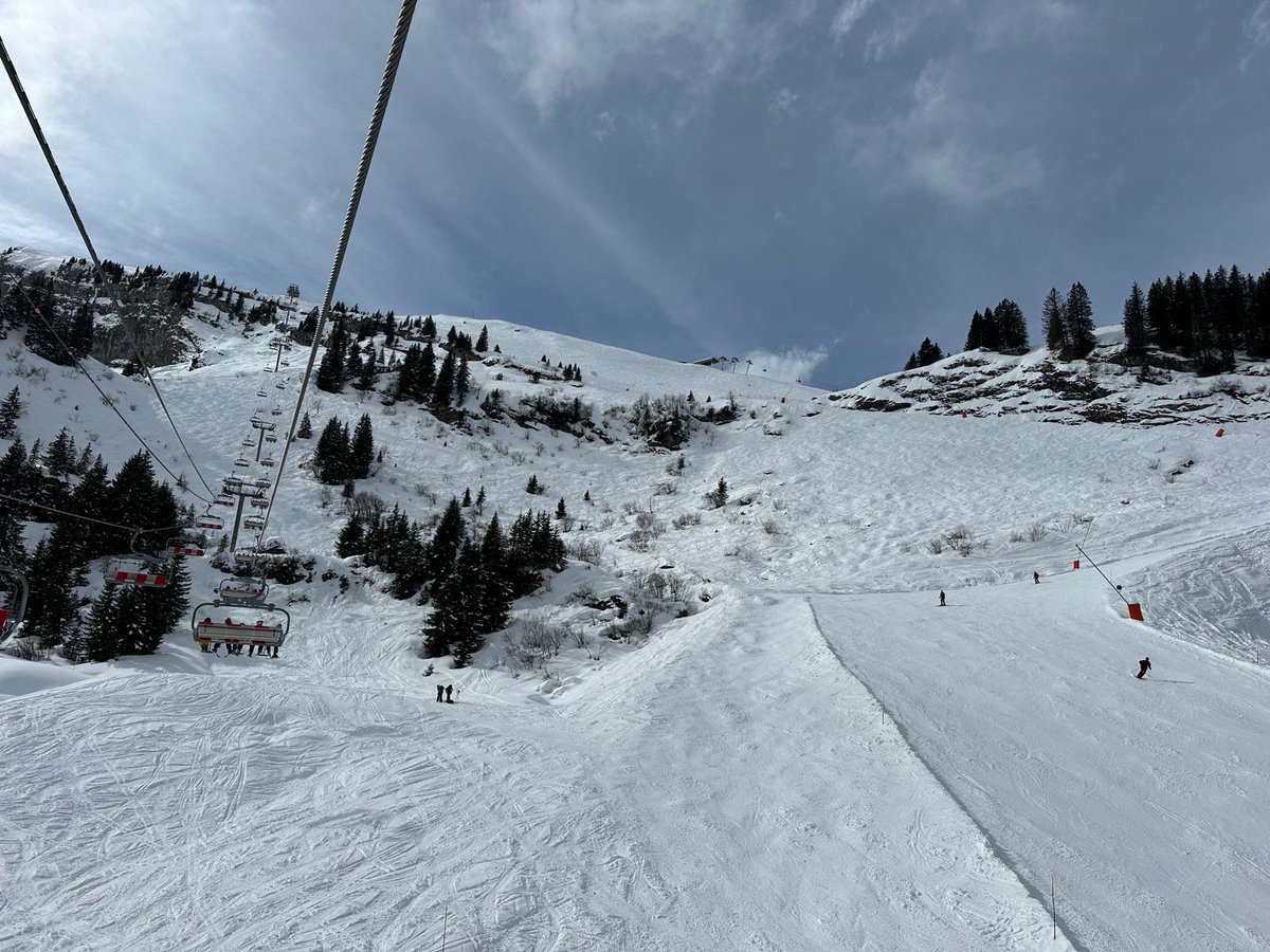 This week’s snow report is out! Check out the conditions and what’s coming in the next few days!
Get your spring skiing on!

READ SNOW REPORT - seemorzine.com/snow/

#seemorzine #morzinesnowreport #weathertoski #morzineavoriaz