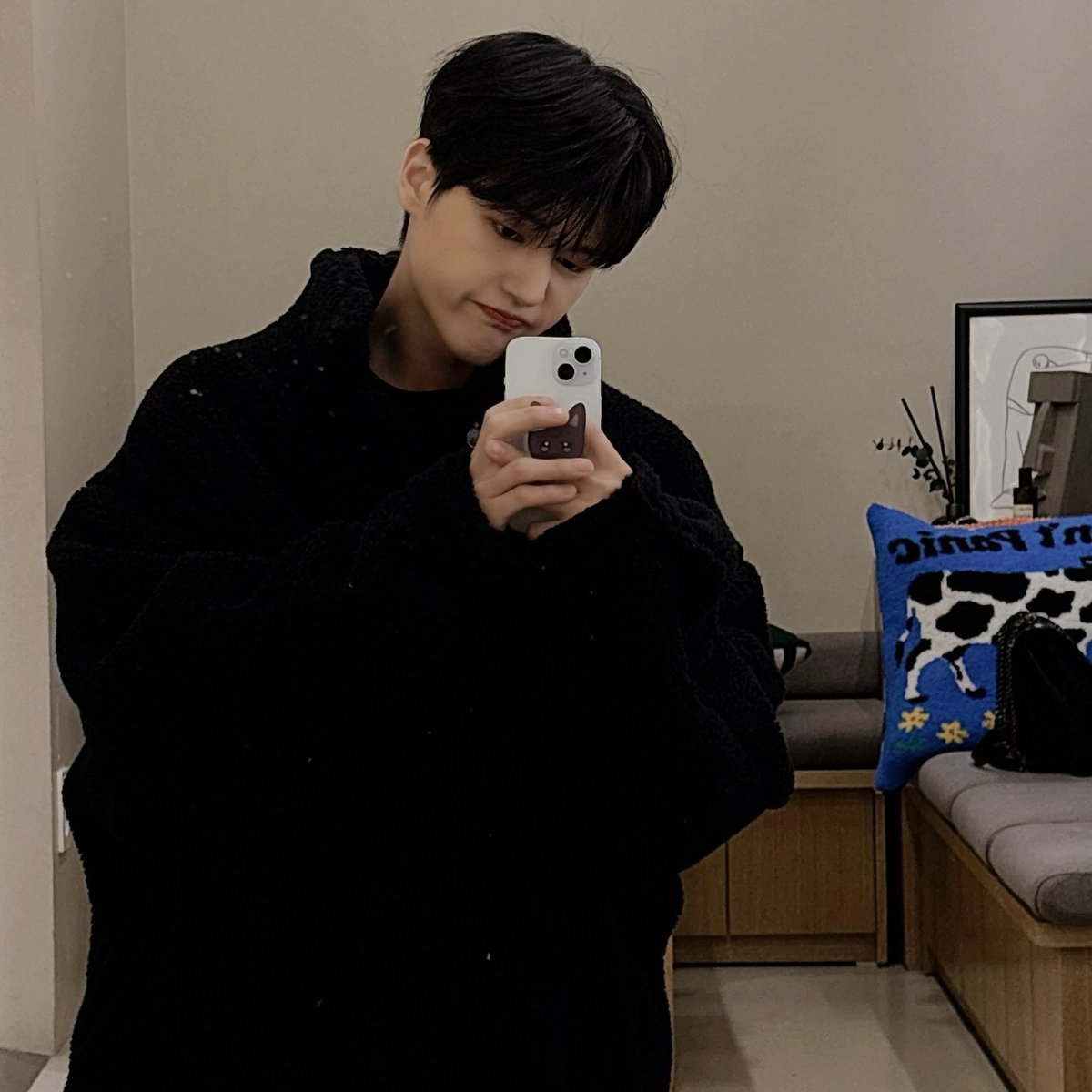 ㅤ
──── this man has literally nothing to do today.
ㅤ