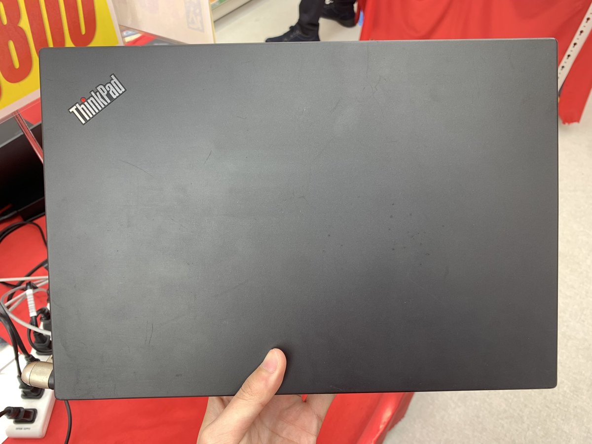 PCcomfullAKB4's tweet photo. 今週の秋葉原4号店限定セール!
①【ThinkPad T490】
てんこ盛り構成のT490が少数入荷!メモリやストレージはもちろん、WQHD液晶まで付いた、とにかく全部入り!!
マットな質感で触り心地良く、堅牢性も抜群の、持ち運びに最適な1台♪
ヘビーな作業もどんと来い!
4台限定!
#Lenovo #ThinkPad #T490 https://t.co/gjvofW7oS5