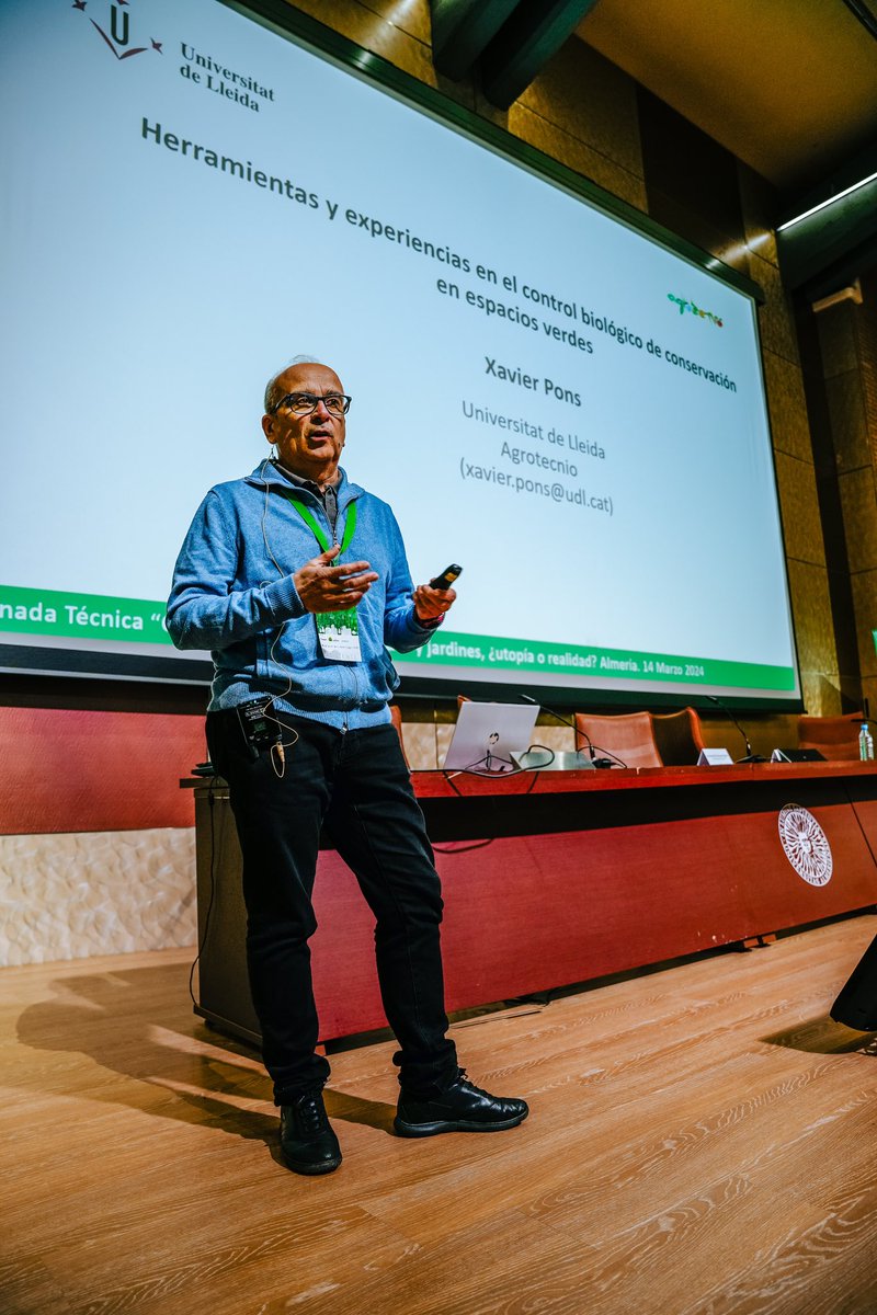 Xavier Pons, Catedrático de Entomología en la Universitat de Lleida en su ponencia “Herramientas y Experiencias en el Control Biológico de Conservación en Espacios verdes” hoy en nuestra Jornada Técnica 🌿🐞 #controlbiológico