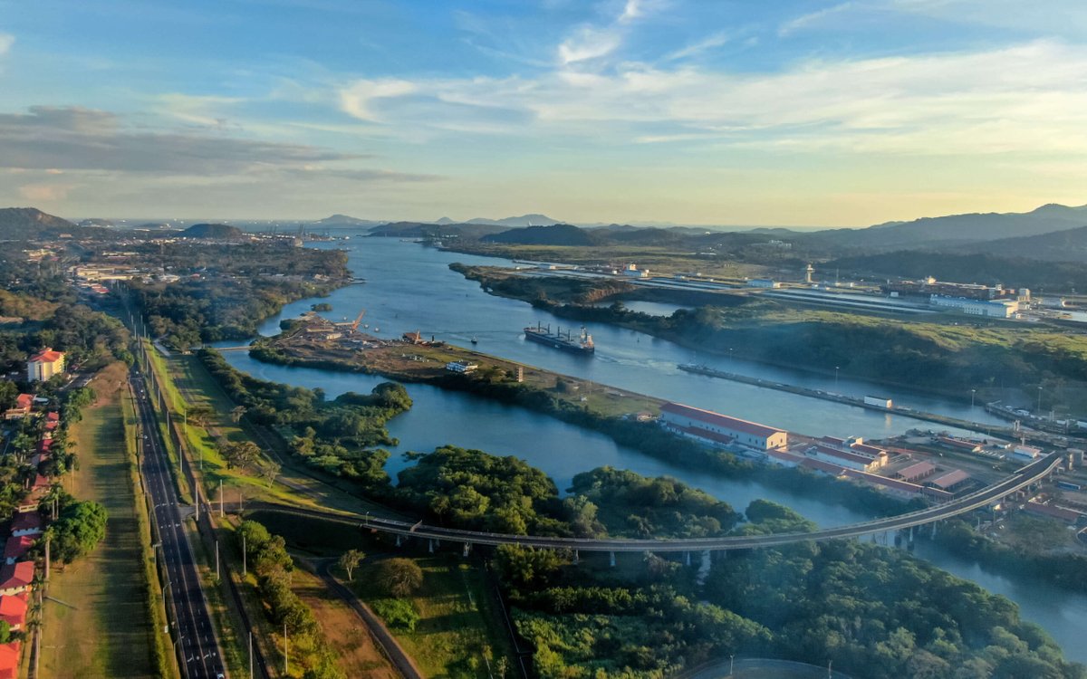 The Panama Canal Authority announced an increase in the number of slots in the Panamax Locks to 27. Read more here: iss-shipping.com/increase-in-th… #maritimenews #panamacanal #canaltransit #portagency
