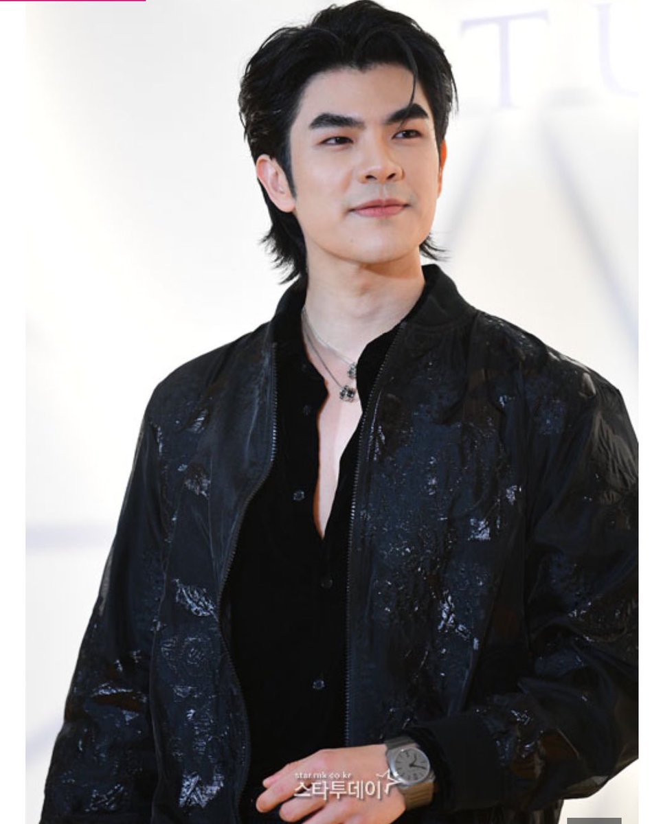 ตี๋อินเตอร์ที่จริงใจของสวนผัก 🥹

MILE WITH BULGARI IN SEOUL 

#MileXBulgari1stEventInSeoul  
<a href="/milephakphum/">mile phakphum</a> #Milephakphum