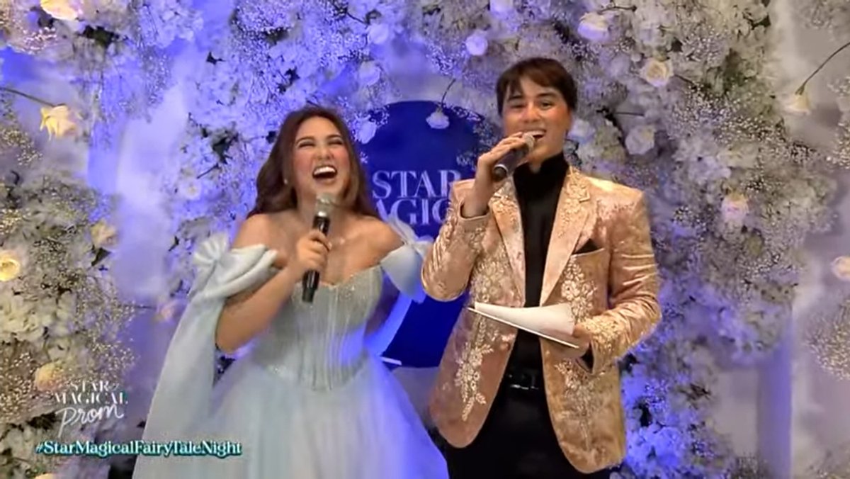 Mitz25_'s tweet photo. Kita and feel mo talaga yung rapport nilang dalawa. ☺️

MAGICALNIGHT WithEDWARD
#EdwardBarber @Barber_Edward_ https://t.co/RrC2kybndf