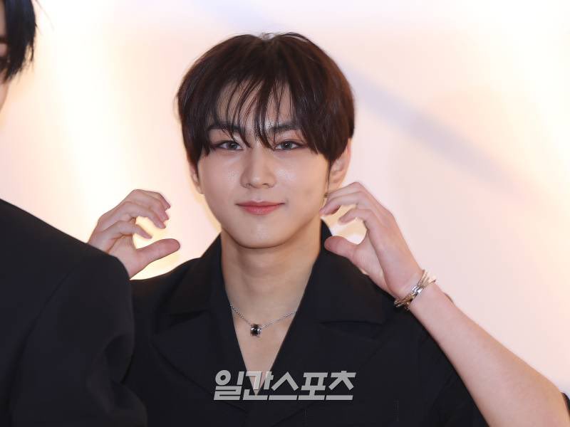 enhypenupdates's tweet photo. [PHOTO] 240314

Jungwon at the unveiling of BVLGARI STUDIO in Seoul | Press Photo (1)

CHIC DUO WONKI FOR BULGARI
#JUNGWONandNI_KIxBulgari @ENHYPEN_members @ENHYPEN #JUNGWON #정원 https://t.co/Vqy1XLMvL3
