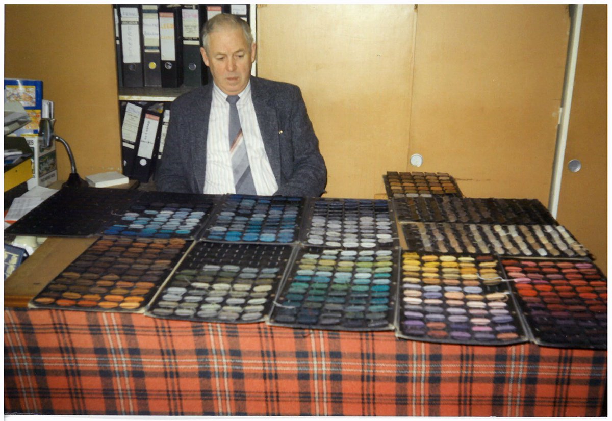 Throwback Thursday ✨ Decisions, decisions! Visit our archives to see more like these - harristweed.org/journal/archiv… 📸 DI MacArthur #HarrisTweed #archives #ThrowbackThursdays #outerhebrides #mill #colours #Tweed