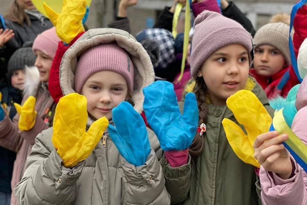 🇺🇦Niños ucranianos rechazan la repatriación y prefieren vivir en Rusia El gerente ejecutivo del Grupo Helsinki de Ucrania para los Derechos Humanos, Alexánder Pavlichenko, avisó que algunos niños ucranianos que fueron evacuados de las zonas de conflicto hacia el interior de Rusia