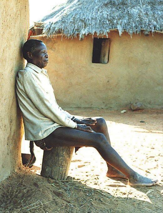 LobiNzambe's tweet photo. UN JOUR, TU GRANDIRAS

Tu oublieras la fille qui t’aime pour qui tu es Pour celle qui t’aimera pour ce que tu sera devenu.Tu oublieras cet ami d’enfance, avec qui tu as vécu tes meilleurs souvenirs Parce que, contrairement à toi, il n’aura pas réussi dans sa vie..
Tu oublieras ⬇️ https://t.co/bc2ggB9yS2