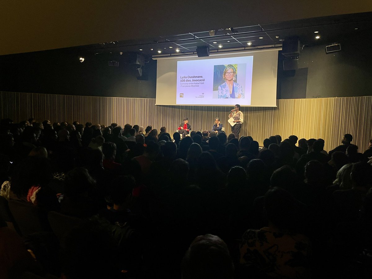 MACBA_Barcelona's tweet photo. Et vas perdre la conversa entre Francesca Albanese @FranceskAlbs, relatora especial de l'ONU sobre els Territoris Palestins Ocupats, i Isabel Valli, psiquiatra i neurocientífica?
Recupera-la aquí 👉 https://t.co/F5hkUdemEg
Part de "Lydia Ourahmane. 108 Dies" #108days https://t.co/aafSZ0nbGE
