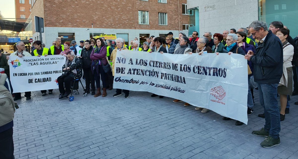 Concentracion ayer en el hospital Clínico San Carlos ayer estuvimos como no podia ser de otra manera