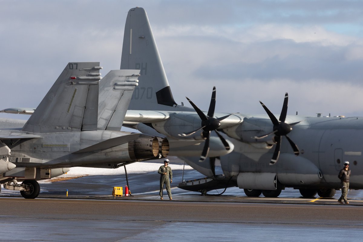 In the #NordicResponse24 exercise, both 🇫🇮 Air Force and 🇺🇸 @USMC have deployed F/A-18 Hornet fighter jets to 🇳🇴 Andøya Air Base. Mechanics have conducted line maintenance on the jets together and practised hot-pit refueling F/A-18s from a KC-130. #SteadfastDefender24 #WeAreNATO