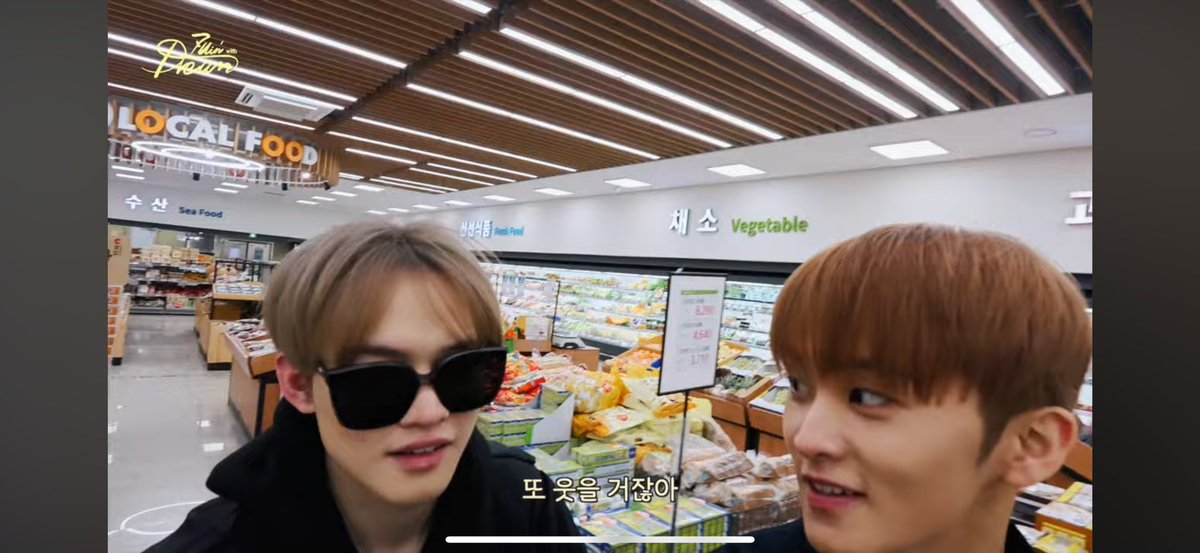 chenle bbl! 

he sent screenshot of mark saying ‘when this ep is out youre going to smile again as youre watching this right.’ and he sent bbl saying 

“he knows me well” 

ㅋㅋㅋㅋㅋ