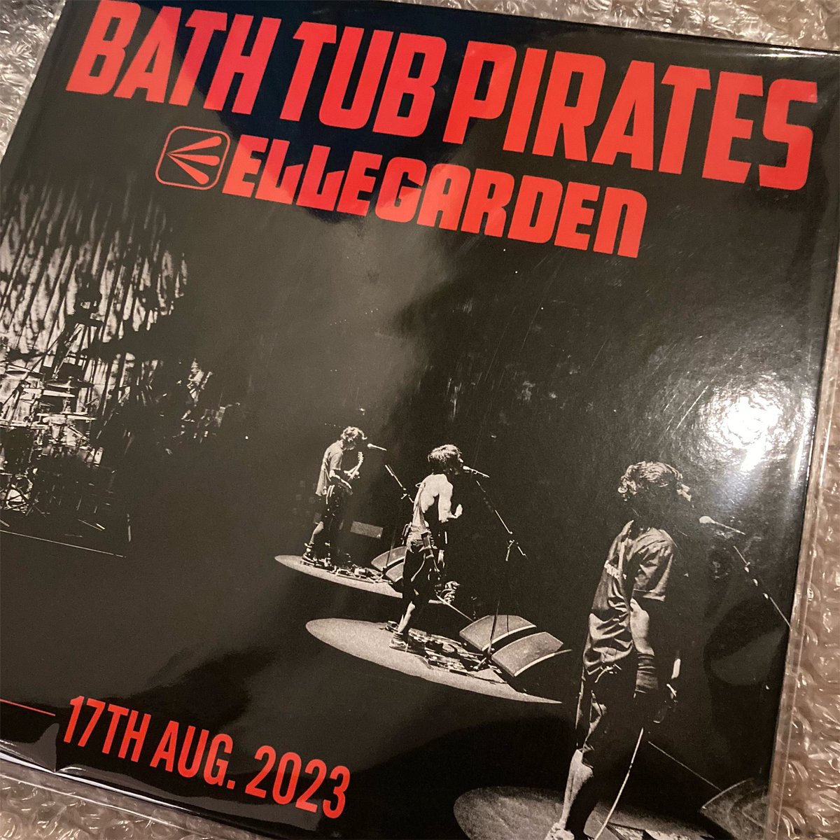 cldhpr104ishii's tweet photo. 届いたよ！
#ellegarden 
#bathtubpirates https://t.co/livZbnyT2v