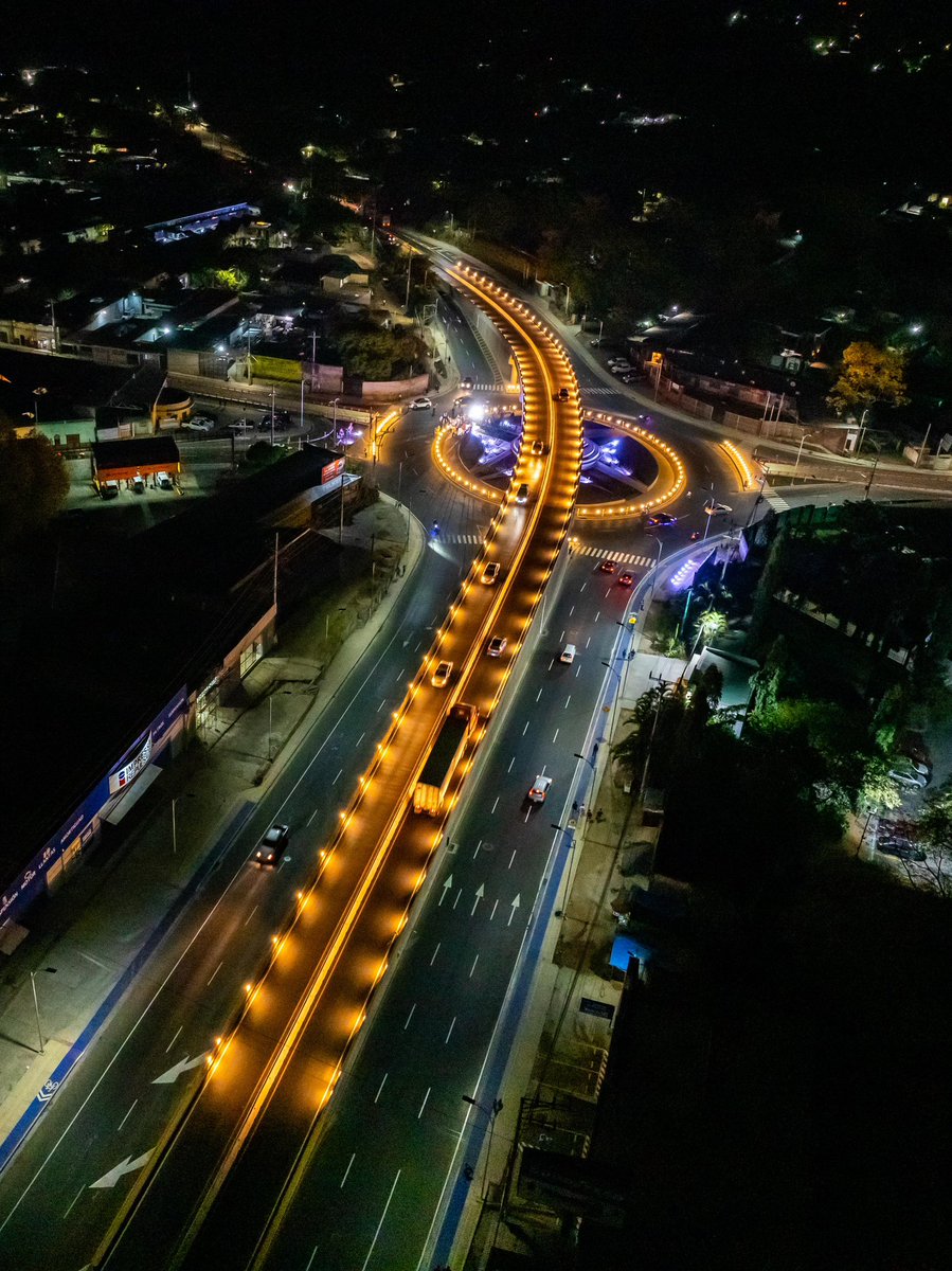 politicaestereo's tweet photo. #UNICAES || Paso a desnivel de UNICAES, inaugurado ayer por el gobierno del presidente @nayibbukele en Santa Ana, para beneficiar a miles de automovilistas y población en general. https://t.co/z8sdIzDdBW