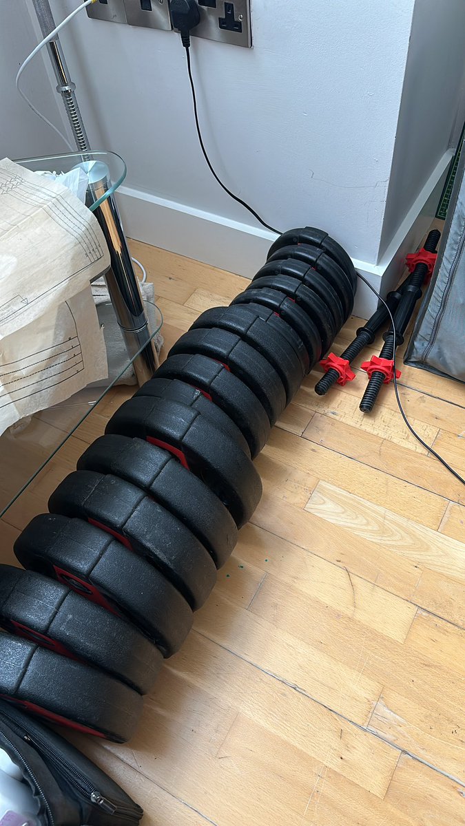 PupShinga's tweet image. I’m selling a home gym set with weights, adjustable bench and bar + barbells for the weights. I’m open to offers, dm me if you’re interested! I’m in the greater Manchester area