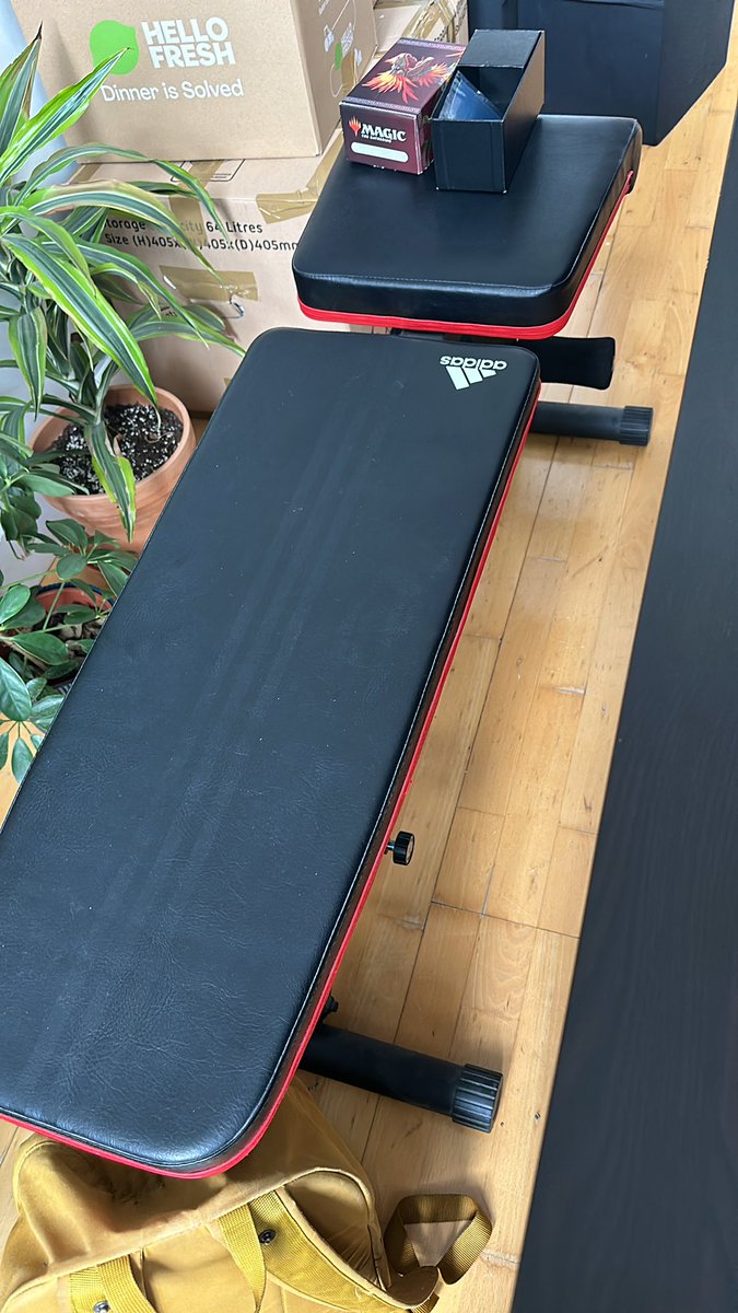 PupShinga's tweet image. I’m selling a home gym set with weights, adjustable bench and bar + barbells for the weights. I’m open to offers, dm me if you’re interested! I’m in the greater Manchester area