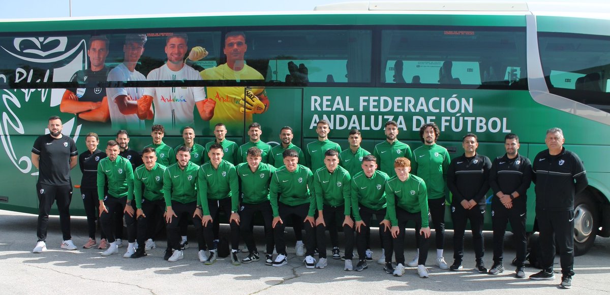 🏆𝗖𝗼𝗽𝗮 𝗱𝗲 𝗹𝗮𝘀 𝗥𝗲𝗴𝗶𝗼𝗻𝗲𝘀 𝗨𝗘𝗙𝗔

🚌 Ya vamos camino de Madrid <a href="/rfef/">RFEF</a> para el choque de semifinales. 

😄 Máxima ilusión en nuestros 18 Jugones⚽️

🗓️ Viernes 15 de marzo
⏰ 16h. 
⚔️ #AndaluzaSénior - <a href="/futbolaragon/">Real Federación Aragonesa Fútbol</a> 
📺 En Directo rebrand.ly/xipgzly