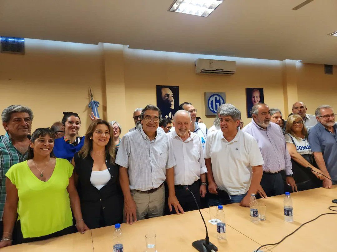 angegraciano's tweet photo. 📌| Hoy Jueves 14 de marzo acompañamos y apoyamos el #PARONACIONAL docente y no docente universitario.

En defensa de la Educación, la Universidad Pública, la ciencia y la tecnología.

¡Unidad de lxs trabajadorxs! https://t.co/m801prI0KX