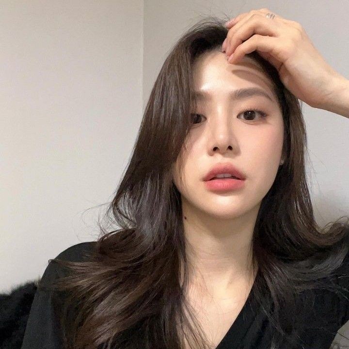 atenção!! eu NÃO, repito: eu >>NÃO<< estou NAMORANDO. podem dar >>SIM<< em cima de mim, ok? repito, para o saber de todos aqueles que agora leem, eu >>NÃO<< estou NAMORANDO, estou SOLTEIRA, SOLTEIRÍSSIMA. aceitando BEIJOS na minha BOCA