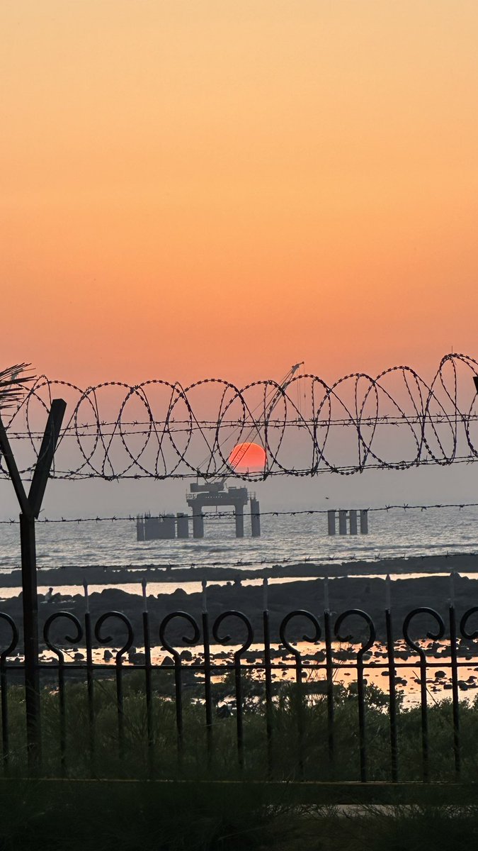 Caged #sunset #Bombaysunsets @Eapsita