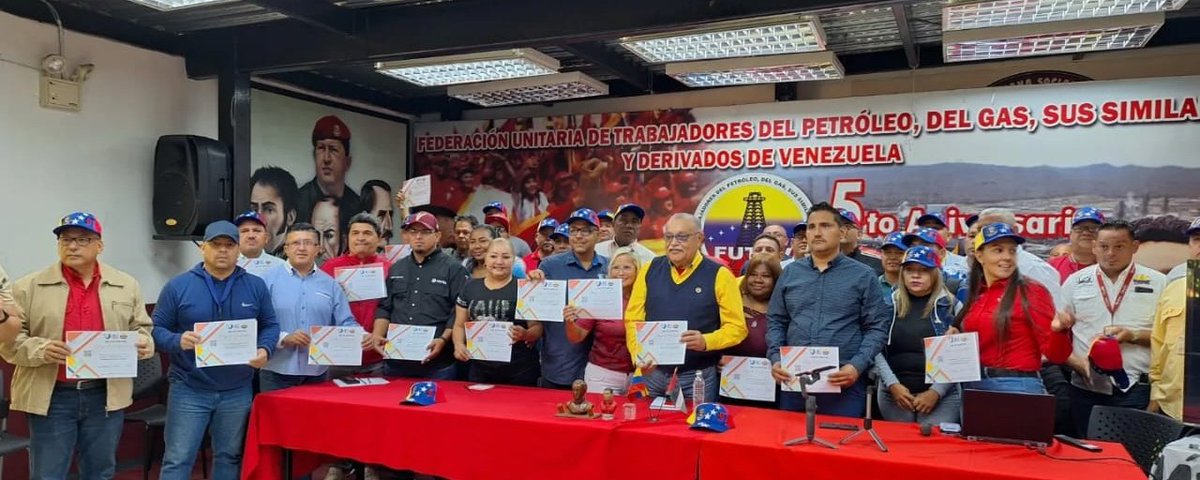 WillsRangelCBST's tweet photo. Hoy #13Mar desde la #FUTPV realizamos el primer Taller de Métrica y Utilidades de las Redes Sociales para la Batalla dictado por el Facilitador @hectormarquezve2024 dirigido a los sindicatos de base. 

Gracias al camarada @cberbeci por su apoyo a la clase obrera!

@NicolasMaduro https://t.co/iJX0Z4Zz7o